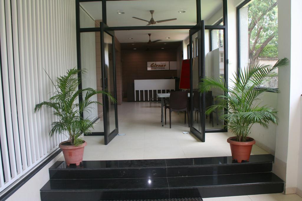 Hotel Girnar Aurangabad  Bagian luar foto