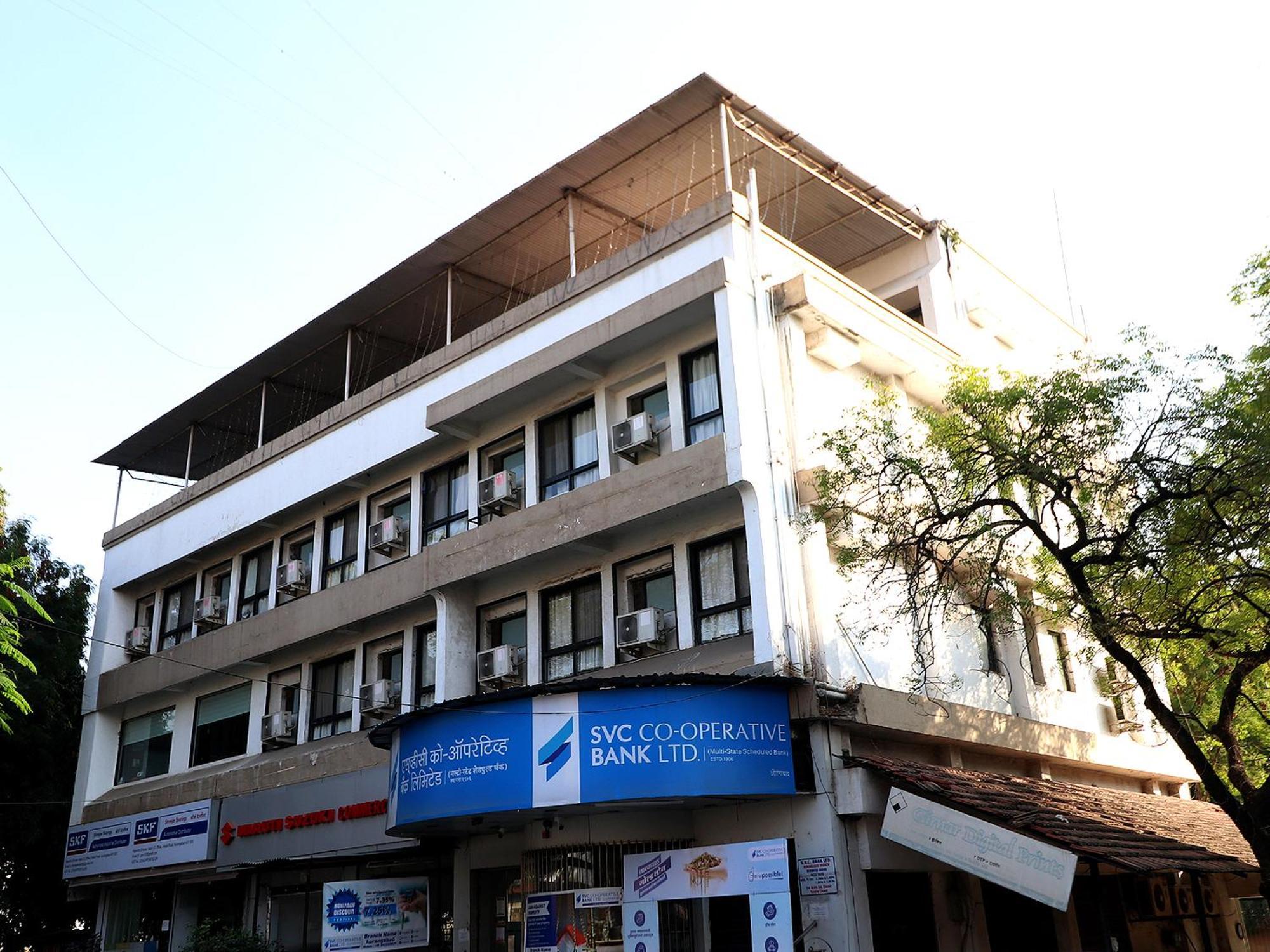 Hotel Girnar Aurangabad  Bagian luar foto