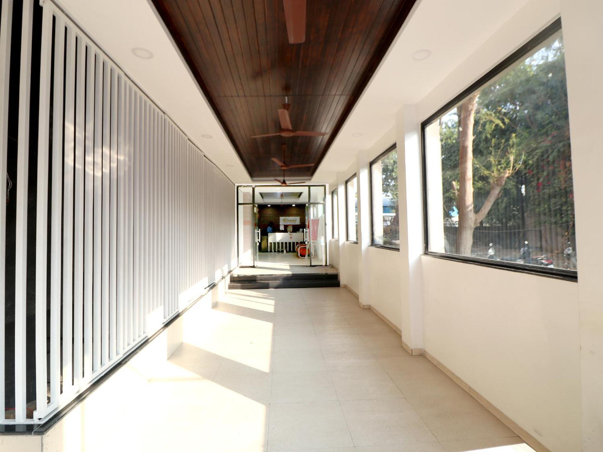 Hotel Girnar Aurangabad  Bagian luar foto