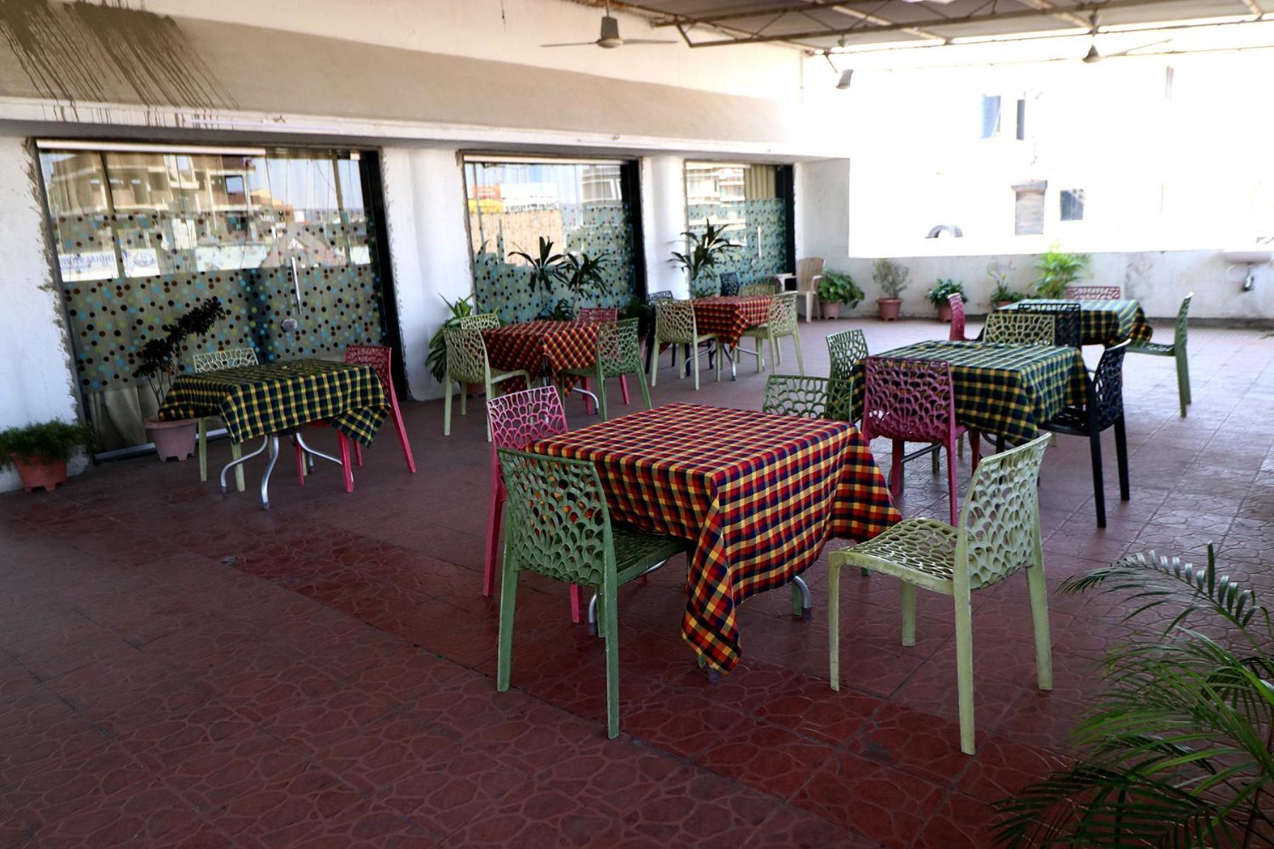 Hotel Girnar Aurangabad  Bagian luar foto